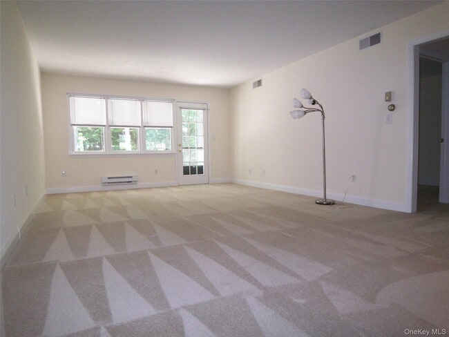 Building Photo - 180 Heritage