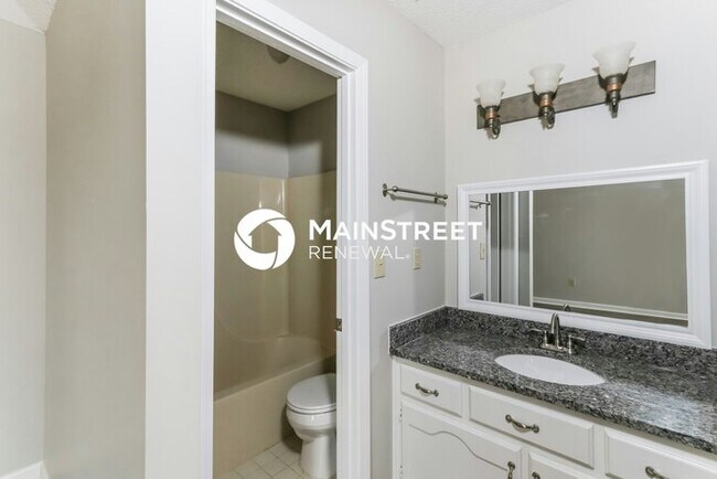 Building Photo - 3 Bedroom Pet-Friendly Home in Memphis, TN with Main Street Renewal