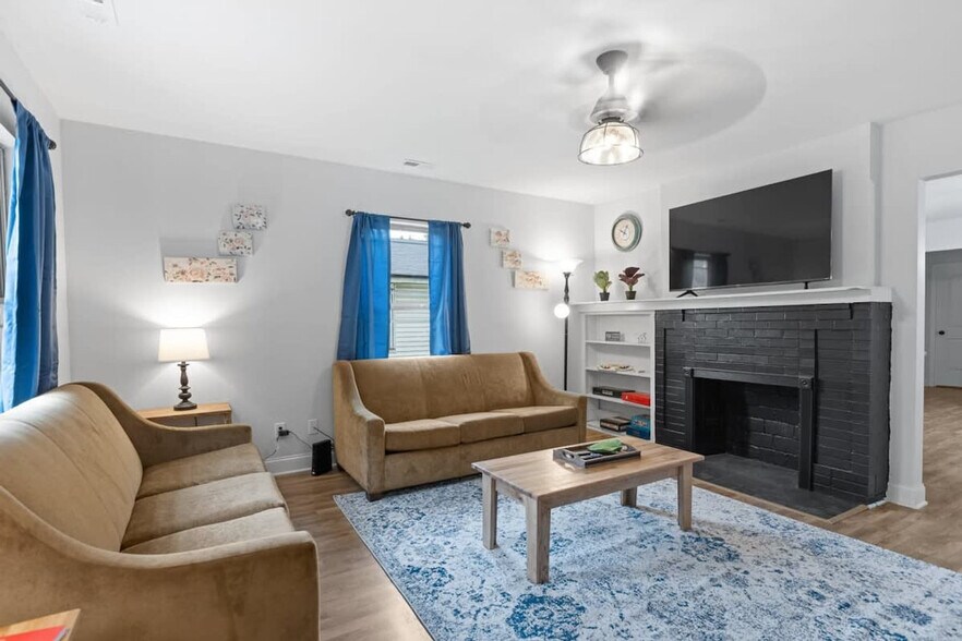 Building Photo - 3705 Hoyt St