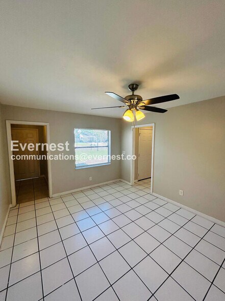 Building Photo - 4420 Snapper St