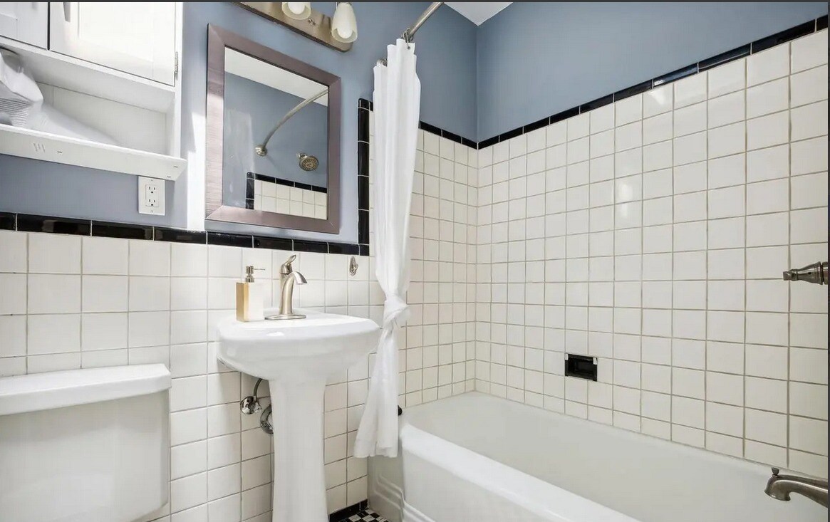 Building Photo - 1770 Hobart St NW