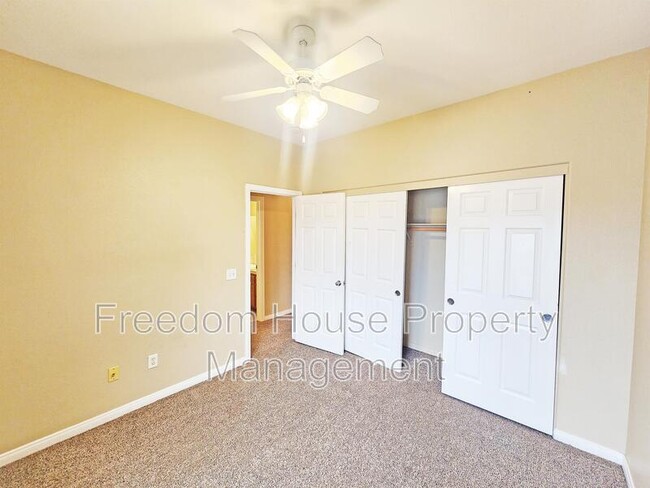 Building Photo - 1421 Star Rd