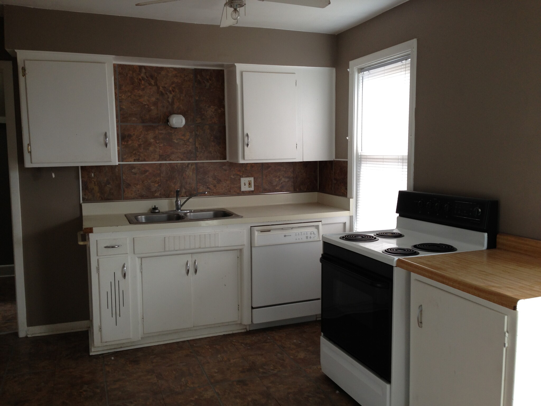 Kitchen with dishwasher- 202 1/2 - 204 E 4th St