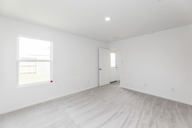 Building Photo - 6822 Date Palm Dr