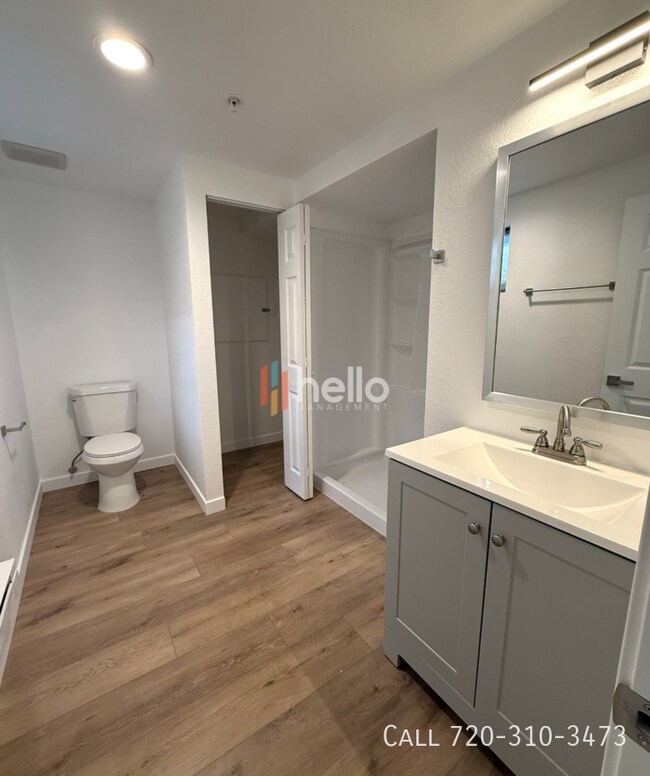 Building Photo - 5280 E Warren Ave