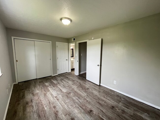 Building Photo - Stockton Apartments- Sharp Lane Community ...