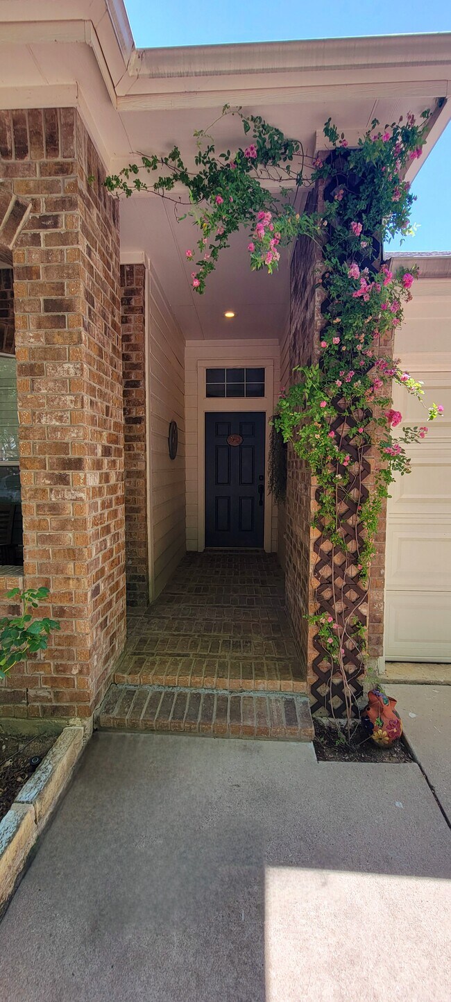 Building Photo - 9108 Brinson Dr
