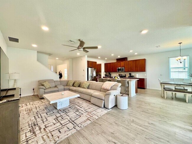Building Photo - 5732 Newberry Pnes Ave