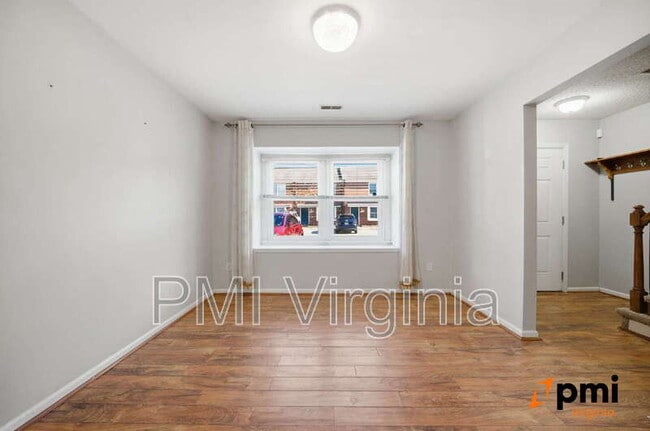 Building Photo - 1957 Darnell Dr