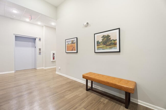 Building Photo - Lambert Landing I