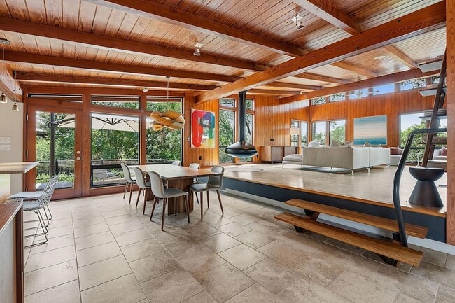 Building Photo - 407 Almarion Dr