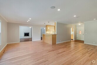 Building Photo - Charming Los Altos Residence in Top School...