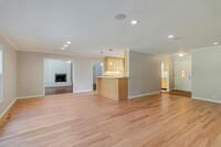 Building Photo - Charming Los Altos Residence in Top School...