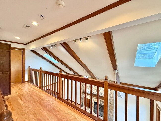 Building Photo - Charming 3BD, 2BA North Raleigh Home in Pr...