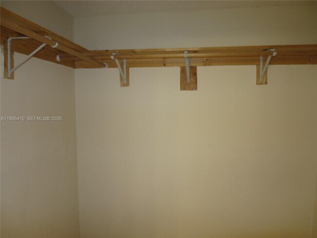 Building Photo - 600 NE 36th St