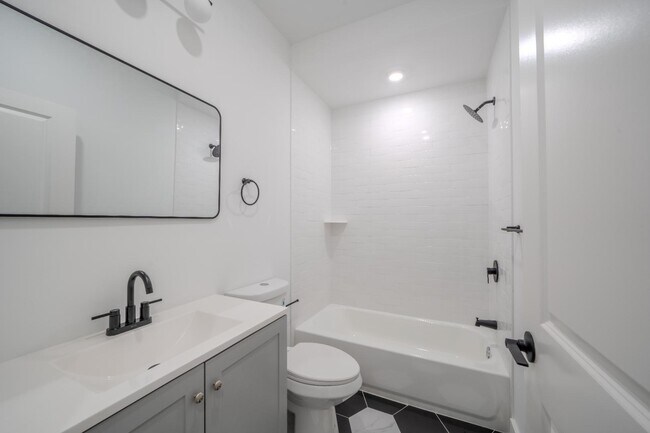 Building Photo - 1710 N 24th St