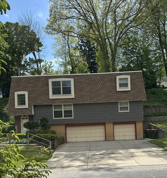 Primary Photo - 1331 Martha Washington Dr