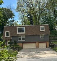 Building Photo - 1331 Martha Washington Dr