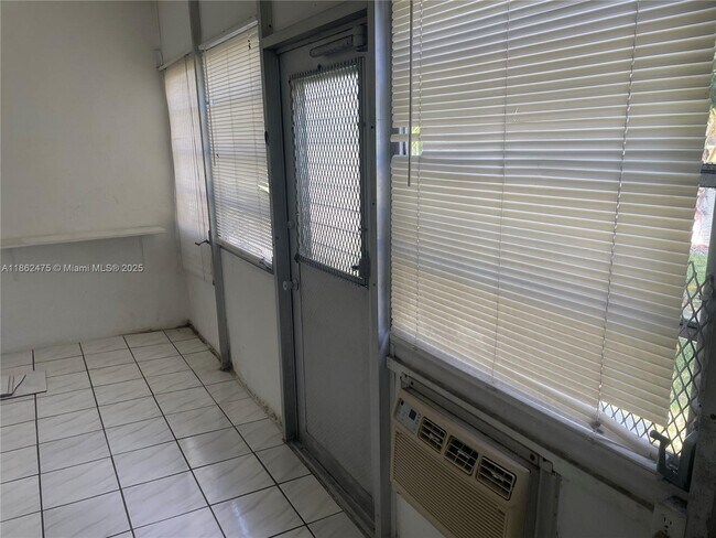 Building Photo - 51 NE 204th St