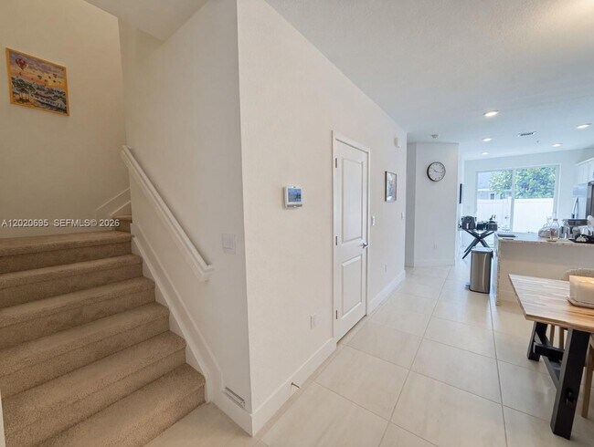 Building Photo - 217 SW 170th Ave