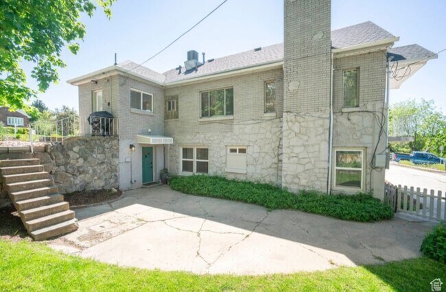 Primary Photo - 3590 Polk Ave