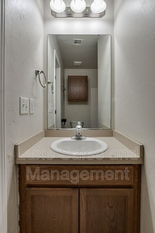 Building Photo - 1736 W Palm Pl