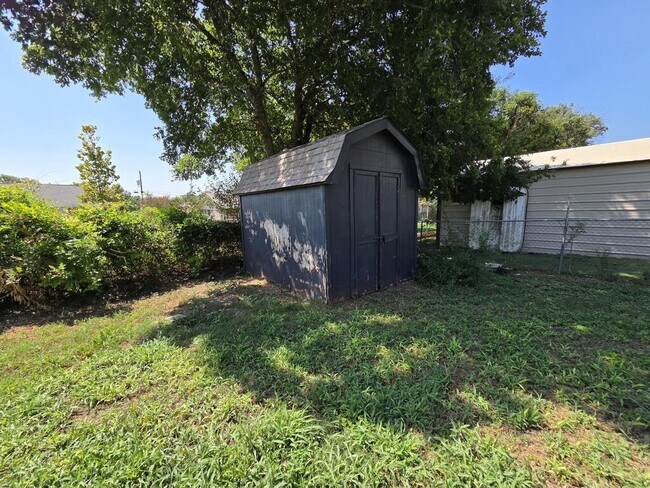 Building Photo - 107 Timber Ln
