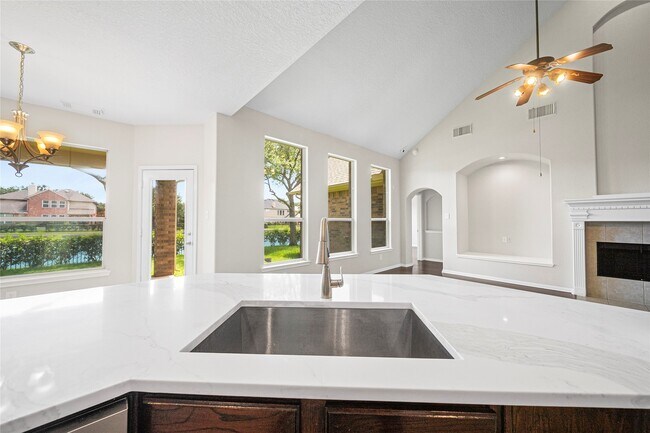 Building Photo - 8306 Golden Harbor