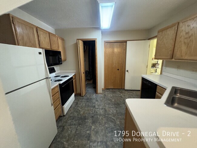 Building Photo - 1795 Donegal Dr