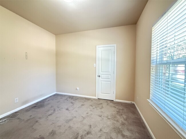 Building Photo - 8206 Malago Point Dr