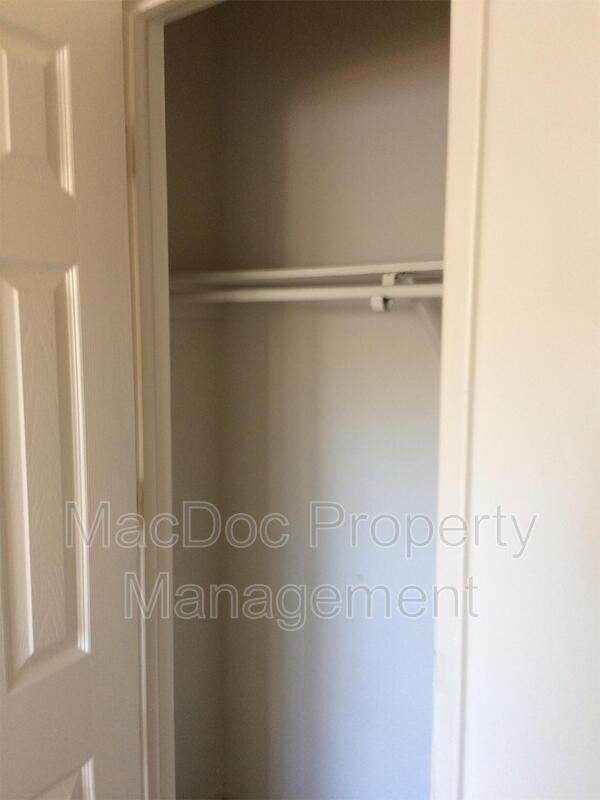 Building Photo - 14674 Pinon Ct