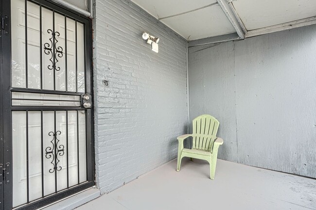 Building Photo - 2417 Maryland Ave