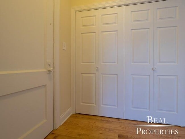 Building Photo - 1 bedroom in CHICAGO IL 60657