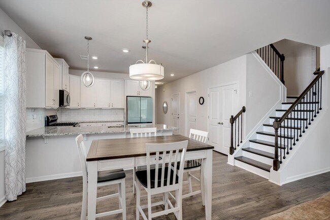 Building Photo - 6170 High Top Ln