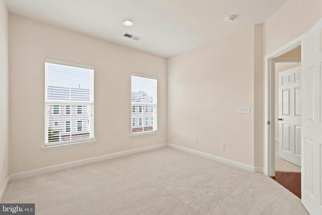 Building Photo - 42615 Beckett Terrace