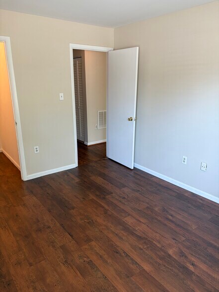 Building Photo - 109 Driftwood Ct