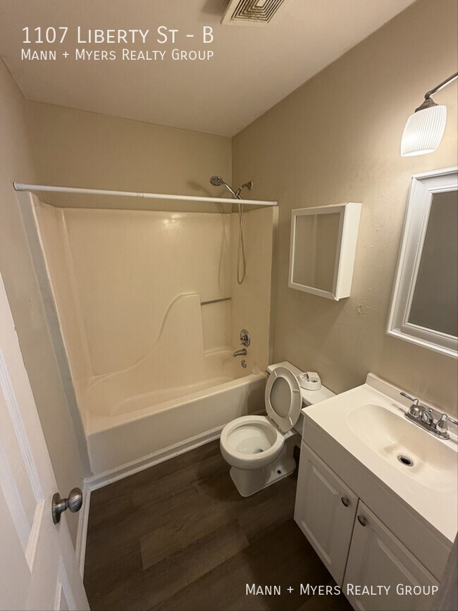 Building Photo - 1107 Liberty St