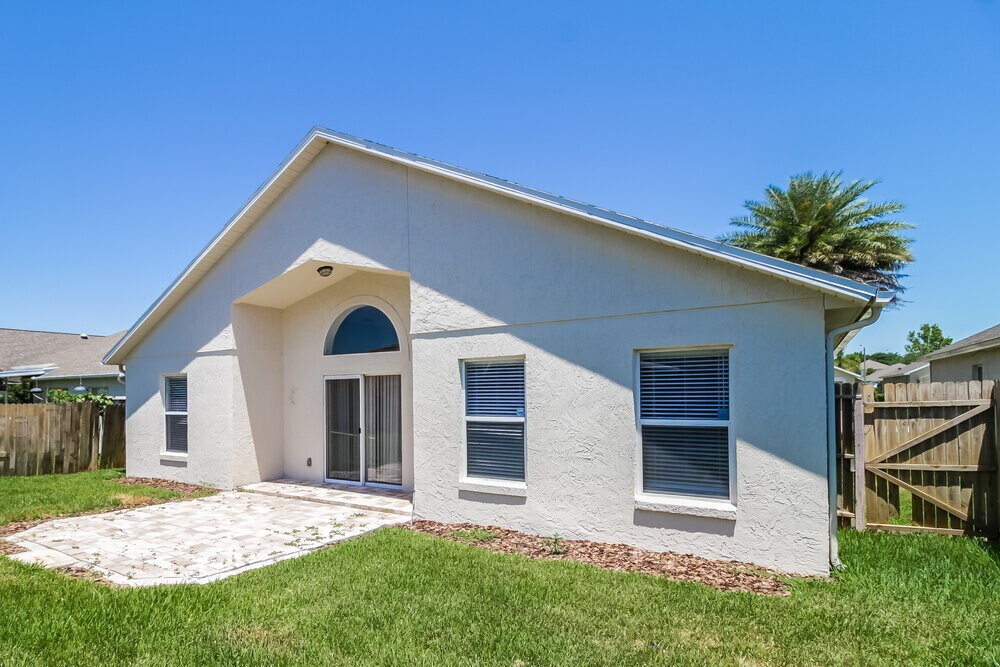 Building Photo - 131 Brushcreek Dr