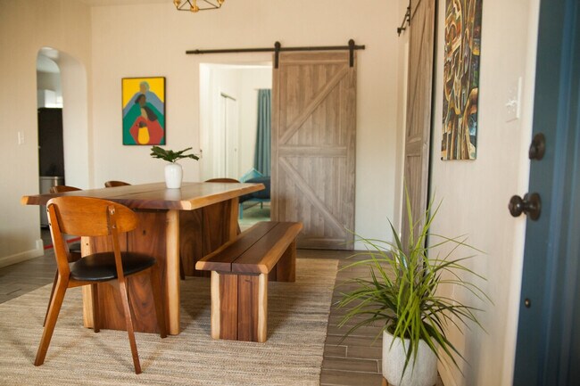 Building Photo - 1314 S 8th Ave