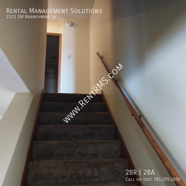 Building Photo - 2121 SW Brandywine Ln