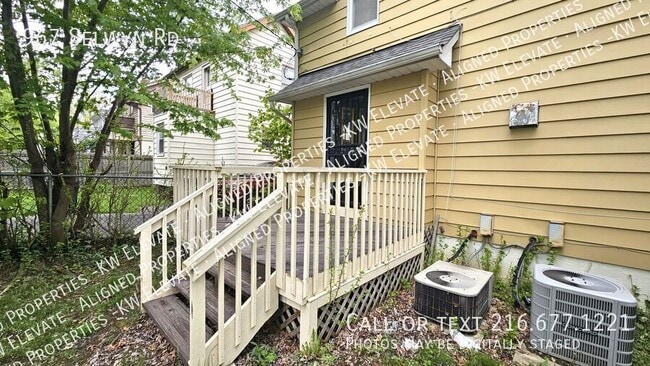 Building Photo - 967 Selwyn Rd