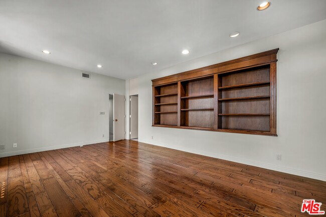 Building Photo - 1333 S Beverly Glen Blvd