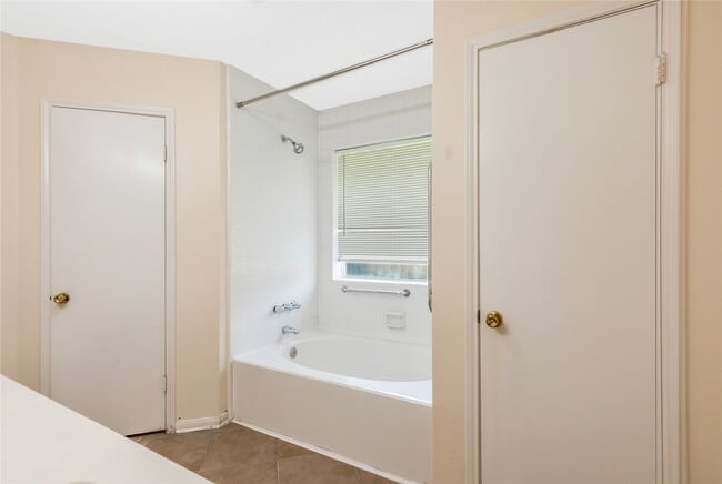 Building Photo - 18755 Highland Trail