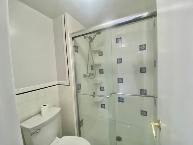 Building Photo - Sugarland Run Neighborhood |4bd  2bth 1921 sqft House | Large Yard