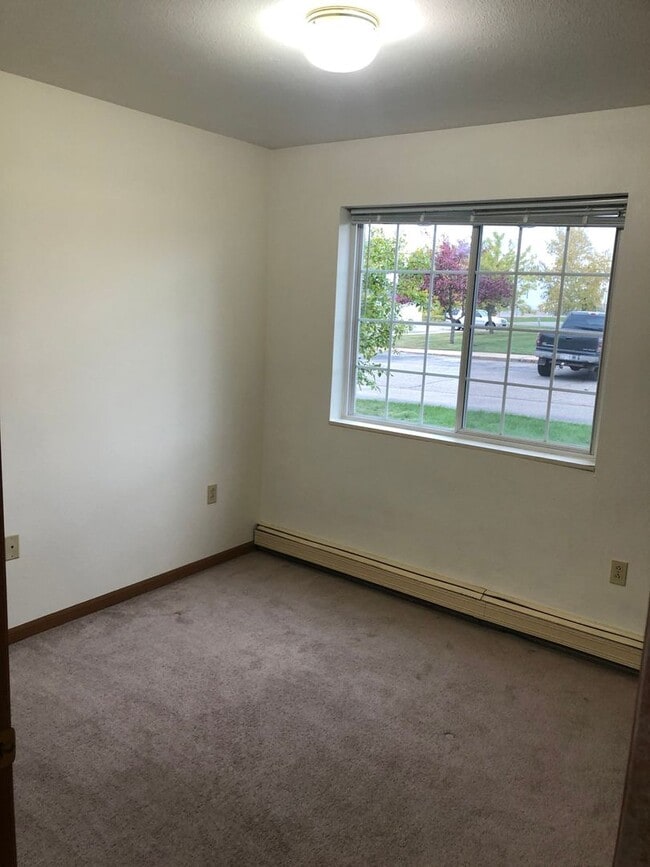 Building Photo - FIRST Months Rent FREE!