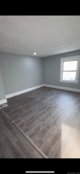 Building Photo - 95 New Canaan Ave