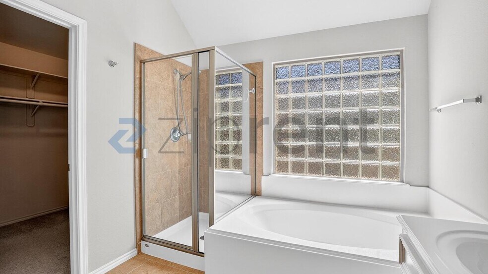 Building Photo - 2607 Diamond River Dr