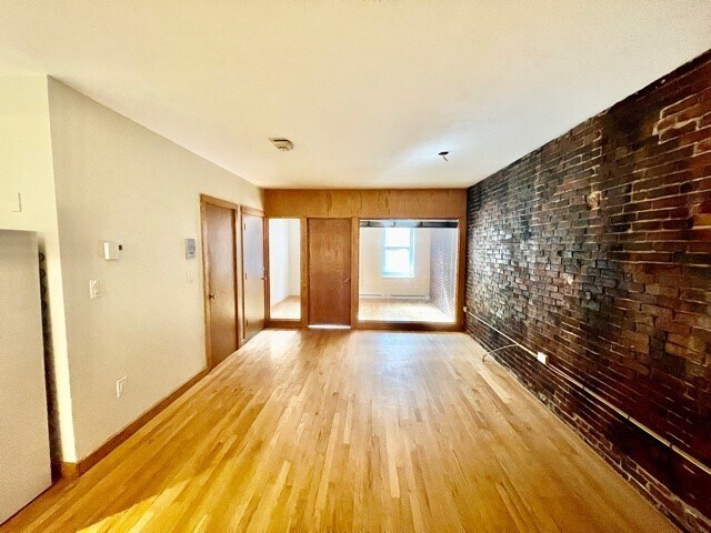 Building Photo - 7 Thacher Ct