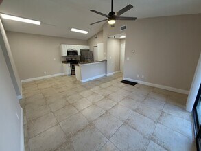 Building Photo - ANNUAL RENTAL - 1 BED / 1 BATH AT OASIS