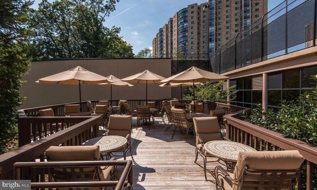 Building Photo - 5902 Mt Eagle Dr